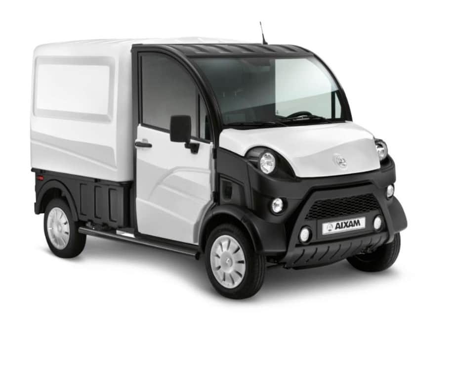 Aixam e-Truck Fourgon électrique blanc vu de trois quarts avant