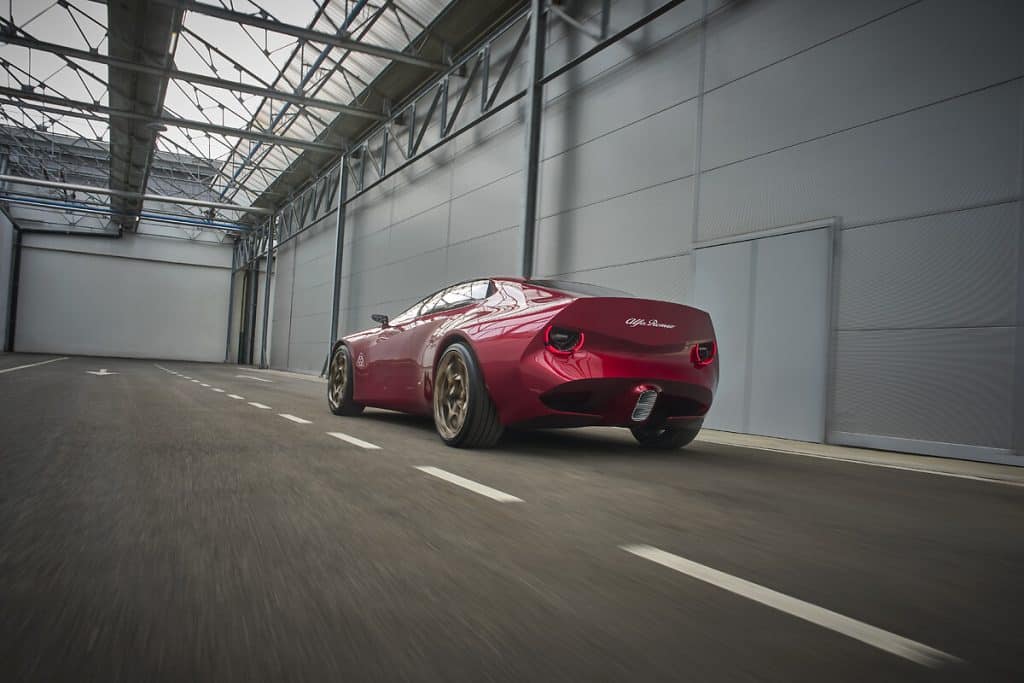 Alfa Romeo Cuorerosso vue de trois quarts arrière