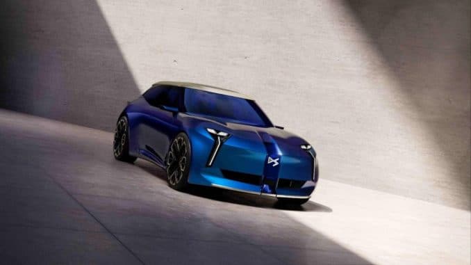 Concept DS F3VER bleu vu de trois quarts avant