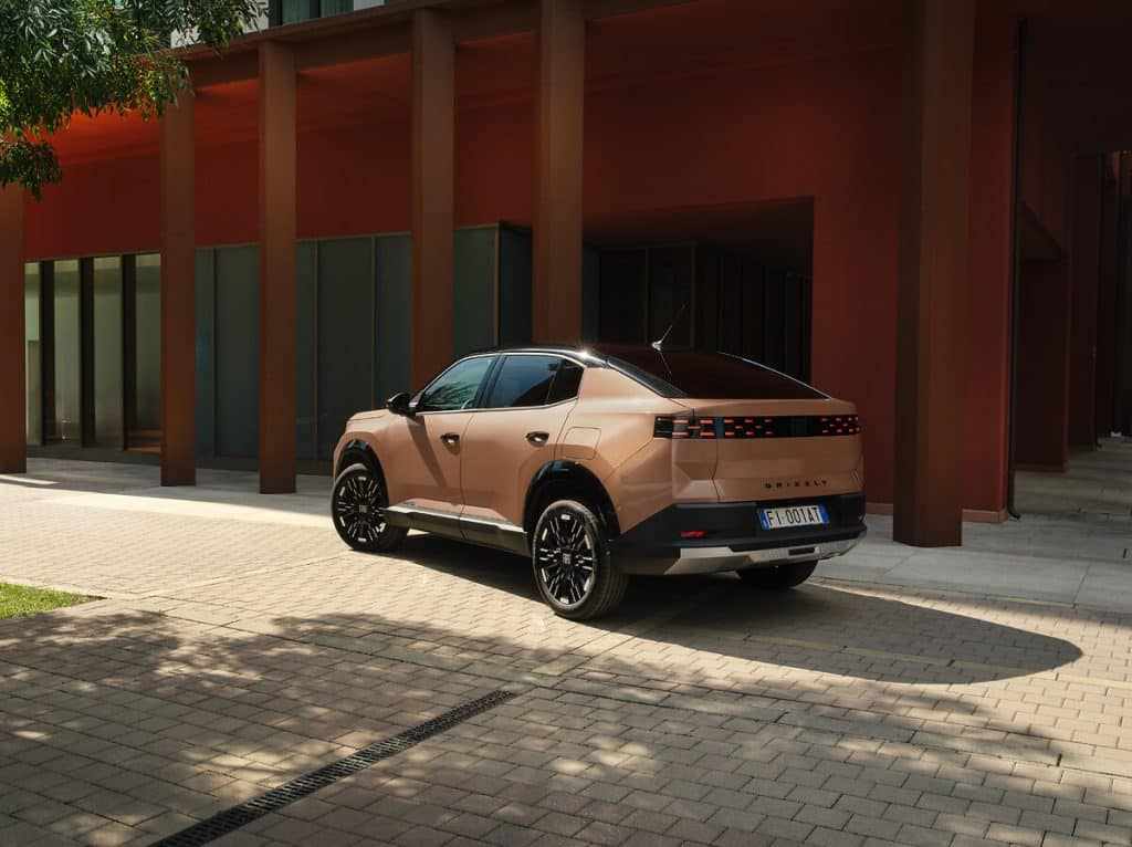 Fiat Grizzly Fastback vu de trois quarts arrière