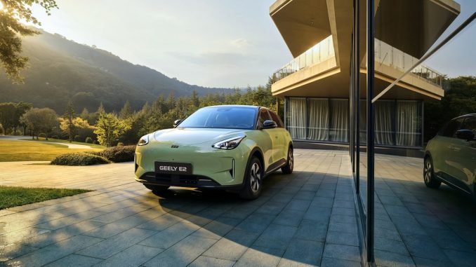 Geely E2 vue de trois quarts avant