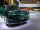 Leapmotor D19, grand SUV vert, vue de trois quarts avant sur le stand Leapmotor