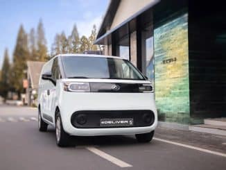 Maxus eDeliver 5 blanc, version avant restylage, dans une rue