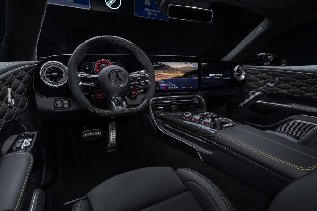 Poste de conduite de la Mercedes-AMG GT Coupé 4 portes électrique