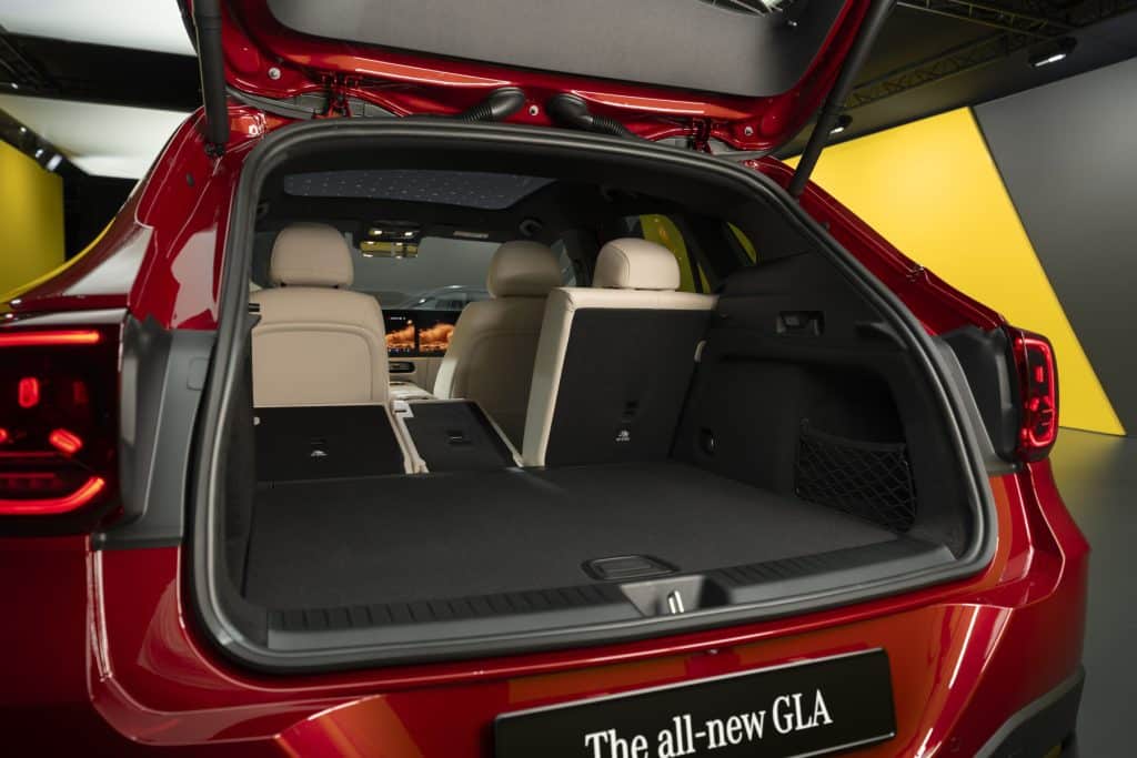 Coffre arrière ouvert de la nouvelle Mercedes-Benz GLA