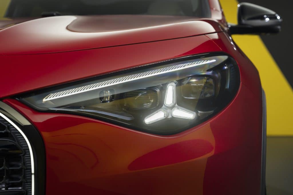Phare avant à LED de la nouvelle Mercedes-Benz GLA