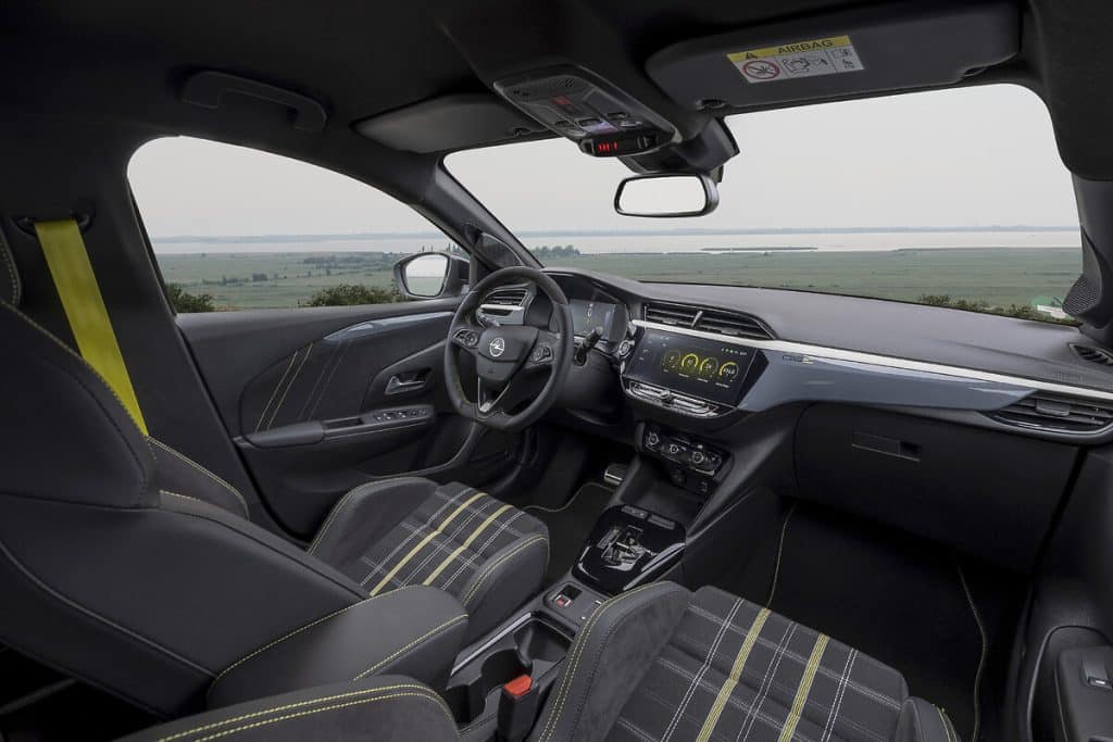Habitacle de l'Opel Corsa GSE